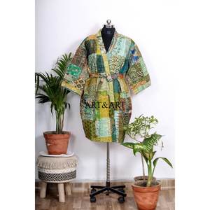 Kimono vintage en soie indienne Kantha, patchwork, tricoté, manches longues, pour femmes, pour dormir. - Product Image 1