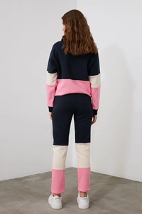 Conjunto de Dos Piezas para Mujer: Sudadera con Capucha y Pantalones Deportivos con Cordón, Diseño de Bloques de Color y Parches - Product Image 4