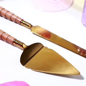 Ensemble de spatules à gâteau en acier inoxydable de qualité supérieure avec poignée design et finition lisse pour le service et la présentation des gâteaux - Product Image 2