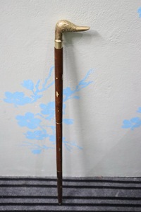 Bastones de Madera Natural Ecológicos con Mango de Latón Pulido, Estilo Rústico Moderno, Ideales para Regalo - Product Image 2