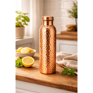 Botella de Cobre Auténtico Martillado, Hecha 100% de Cobre, Disponible en Capacidad de 950 ml, Ideal para Tiendas de Salud - Product Image 4