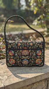 Porte-monnaie brodé à la main en coton coloré, mini sac à main traditionnel en tissu, avec fermeture éclair décorative, idéal pour les fêtes et Noël - Product Image 3