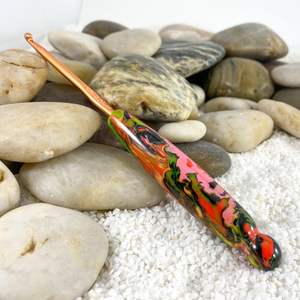 Crochet unique en bois et résine pour une expérience créative artistique, fournitures d'artisanat - Product Image 2