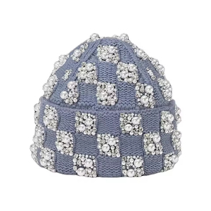 Bonnet unisexe à carreaux avec décorations en perles et strass, bleu, 56-58 cm, tricoté à la main, bonnet d'hiver pour adultes, style décontracté et élégant - Product Image 2