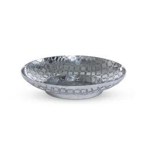 Plat décoratif rond en céramique écologique avec texture damier polie, style glamour fait main pour la présentation sur table de fête - Product Image 1