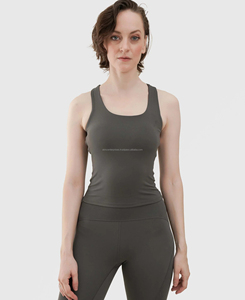 เสื้อครอปแขนสั้นคอกลมไซส์ XL สำหรับผู้หญิง ทรงเข้ารูปปานกลาง ติดกระดุม  ผลิตตามสั่ง เป็นมิตรต่อสิ่งแวดล้อม ระบายอากาศได้ดี แห้งเร็ว ผ้าถักเนื้อแน่น - Product Image 1