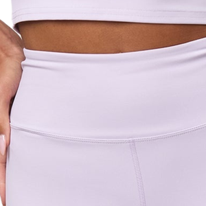 Shorts de fitness taille haute violet clair pour femme – Tenue de sport extensible pour l'entraînement et la performance - Product Image 4