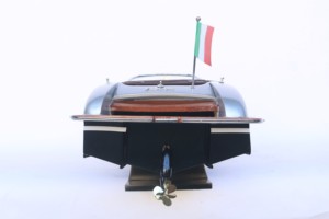 RIVA ISEO Pintado en Plata - Maqueta de Lancha Rápida Europea de Madera Hecha a Mano para Decoración del Hogar, Estilo Náutico o Regalo Empresarial - Product Image 6
