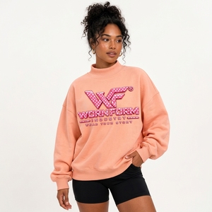 Sweat-shirt à col montant personnalisé pour fraternité et sororité, style polka-dots, avec logo, fournisseur de vêtements d'ambiance universitaire - Product Image 1