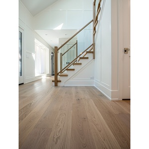 พื้นไม้โอ๊คขาววิศวกรรม หนา 5/8 นิ้ว กว้าง 9.5 นิ้ว ขัดแบบ Wire Brushed สีเบจ แบบ Tongue and Groove - Product Image 5