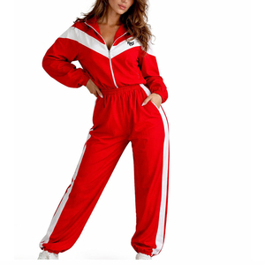 Conjunto Deportivo para Mujer al por Mayor, con Rayas Rojas en Contraste, Chaqueta Cortavientos con Cremallera Personalizada y Pantalones Jogger, Sudaderas con Etiqueta Privada OEM, EE. UU. - Product Image 2