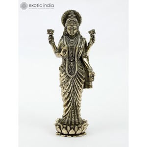 Statue de la déesse Lakshmi à quatre bras en laiton super fin d'Inde exotique, sculpture de lotus debout, idole disponible en différentes tailles, Inde - Product Image 2