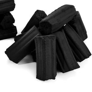 Charbon de bois écologique pour barbecue, offrant une chaleur fiable et une combustion pure, idéal pour la cuisson en extérieur. - Product Image 4
