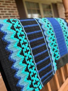 Couverture de selle western haut de gamme faite à la main en laine pour un confort durable et des performances équestres optimales dans le monde entier - Product Image 1