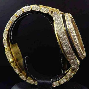 Montre pour homme en acier inoxydable plaqué or, entièrement sertie de diamants Moissanite VVS, avec cadran en verre, style hip-hop et quartz - Product Image 2