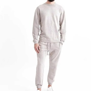 Vêtements de sport unisexes personnalisés en gros à prix abordable, légers, respirants, en polyester et coton, pour la saison printanière, durables - Product Image 1