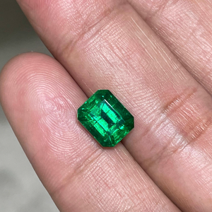 Émeraude naturelle zambienne de qualité supérieure, taille octogonale, véritable pierre précieuse vert vif 1,70 ct GEMS INTERNATIONAL pour la fabrication de bijoux - Product Image 1