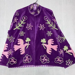 Chaqueta de Terciopelo Morado Real Bordada a Mano para Mujer, con Motivos Florales y de Aves, Estilo Folclórico, Abrigo de Invierno, Regalo Único para Mujer - Product Image 2