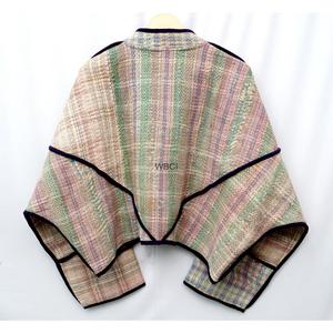 Veste en coton matelassée à col en V de style bohème, faite à la main, de qualité supérieure, écologique, vintage, Kantha, manches longues, hiver, automne, printemps - Product Image 3