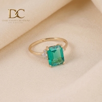 Anillo de Oro Amarillo Sólido de 14 Quilates de Lujo y Tendencia con Diamante Cultivado en Laboratorio y Esmeralda de Colombia para Joyería Fina Personalizada para Mujer