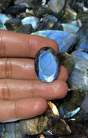 Nouveauté 2026 : Pierre précieuse naturelle Labradorite taillée en facettes Radha Arts, provenant du Rajasthan, 25-40mm, vente en gros