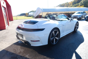 รถมือสองปี 2025 สำหรับ 911 Carrera Sport Design SUV 4.1-6L เทอร์โบ เบนซิน 394 แรงม้า ภายในหนังสีเข้ม ล้อแม็ก R20 พวงมาลัยซ้าย - Product Image 2