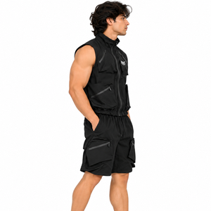 Ensemble gilet utilitaire et short cargo en nylon noir, multi-poches, zippé, sans manches, style streetwear, avec logo personnalisé, vente en gros OEM, débardeur - Product Image 2