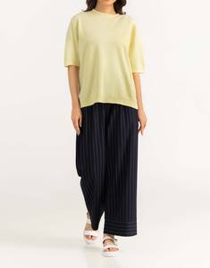 T-shirts confortables pour femmes, vente directe d'usine, best-seller, style minimaliste, jaune, manches courtes, tricot, coupe décontractée, streetwear Gen Z - Product Image 3