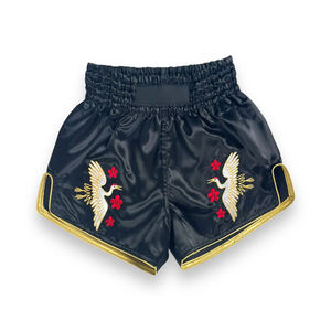 Pantalones Cortos de Muay Thai con Estampado de Llama por Sublimación, Panel Lateral de Malla, Pantalones de Kickboxing Personalizados de Dos Tonos Rosa y Negro, Ropa de Gimnasio de Boxeo - Product Image 4