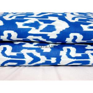 ผ้าฝ้ายพิมพ์ลายดอกไม้แบบอินเดียยอดนิยม ลายอิกัต พิมพ์ด้วยมือ เหมาะสำหรับงานควิลท์ ปลอกหมอน ผ้าม่าน ผ้าคลุมเด็กชาย ผ้าทอสำหรับเด็กหญิง - Product Image 1