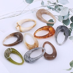 Anillos de Resina Hechos a Mano al 100% y el Mejor Regalo para Fiestas para Niñas y Mujeres, Joyería de Moda, Anillo de Dedo de GLOWIN FASHION - Product Image 1
