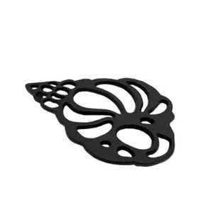 Sous-plat rond vintage en métal argenté à motif floral filigrané, résistant à la chaleur pour plats chauds - Product Image 3