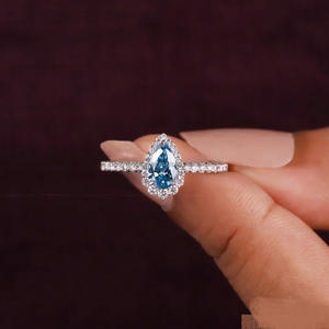 Bague de fiançailles en diamant bleu de laboratoire avec halo, argent 925 plaqué rhodium, certifiée IGI, cadeau d'anniversaire pour les amoureux de bijoux - Product Image 5