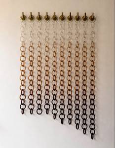 Décoration Murale Verticale Fonctionnelle en Résine Colorée au Design Moderne, Maillons de Chaîne Personnalisables, Logo Personnalisé, Faite à la Main, pour Mariage et Diwali - Product Image 4