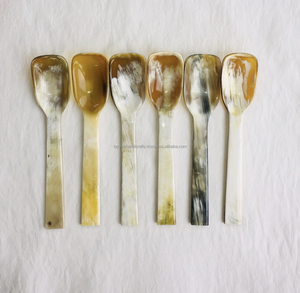 Cuchillería de Cocina Hecha a Mano con Cuerno de Búfalo Natural, Incluye Cucharas de Cuerno, Tenedores de Cuerno y Cuchillos de Cuerno - Product Image 1