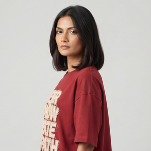 Camiseta de mujer con hombros caídos, bordado desgastado, cuello redondo, letras bordadas, corte holgado, estilo oversize de verano - Product Image 4