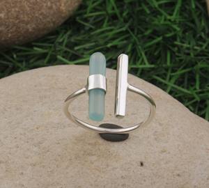 Bague Minimaliste Classique en Argent Sterling avec Cadran Sertie de Calcédoine Aqua Naturelle, Bijou Délicat en Pierre Précieuse Bleue pour Femme, Cadeau d'Anniversaire - Product Image 1