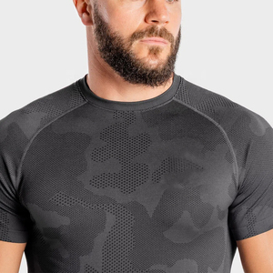 T-shirt de sport pour homme, coupe ajustée, personnalisable avec votre propre logo, teinture de vêtement, séchage rapide, respirant, pour la musculation et le fitness. - Product Image 5