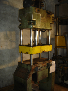 Prensas de corte para aplicaciones de producción y fabricación de precisión en metalurgia - Product Image 2