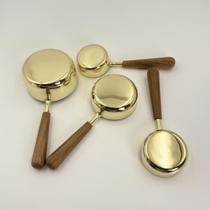 Tazas y Cucharas Medidoras de Acero Inoxidable de Alta Calidad con Acabado Dorado y Mango de Madera de Acacia, Aptas para Lavavajillas - Product Image 5