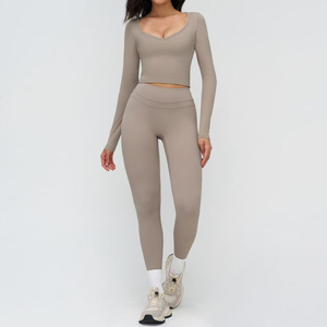 Conjunto Deportivo de 2 Piezas para Mujer, Top Corto con Cuello Halter de Spandex/Nailon y Leggings de Cintura Alta, Absorbente de Sudor y de Secado Rápido - Product Image 2
