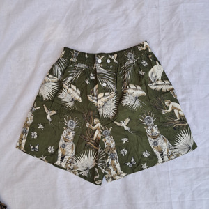 Vêtements pour hommes de qualité supérieure : Tissu imprimé cousu, short décontracté à taille élastique et boutonnée, et vêtements de nuit confortables - Product Image 4