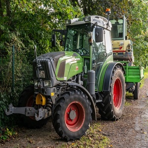 Tractor Fendt 209 Vario de alta potencia, diseñado para entornos agrícolas exigentes, que ofrece resistencia, fiabilidad y eficiencia. - Product Image 4