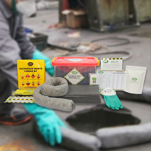 ชุดดูดซับสารเคมีอเนกประสงค์ 15 ลิตร พร้อมกล่องใส พกพาสะดวก สำหรับควบคุมการรั่วไหลของน้ำมัน สารเคมี และของเหลว ใช้ในอุตสาหกรรม - Product Image 1