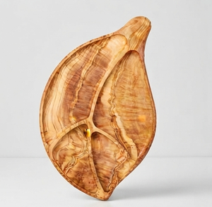 Plateau de service élégant en bois fait main, motif feuille, design grain de bois naturel, style minimaliste, pour fêtes, accent de table élégant - Product Image 4