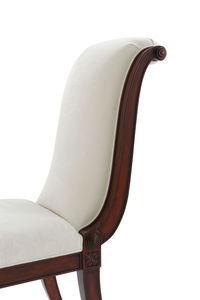 Chaise de salle à manger classique néoclassique française avec dossier médaillon en bois d'acajou pour mobilier haut de gamme pour la maison et l'hôtellerie - Product Image 5