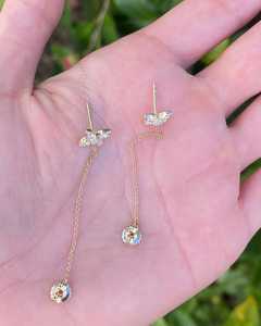 ผู้ผลิตต่างหูแบบห่วงโซ่ประดับดอกไม้ทองคำแท้ 14k แบบสั่งทำพิเศษ พร้อมเพชรเม็ดเดี่ยว 0.25 กะรัต แบบห้อยระย้า เพชรเพาะเลี้ยงจากห้องปฏิบัติการ ขายส่งจากโรงงาน - Product Image 5