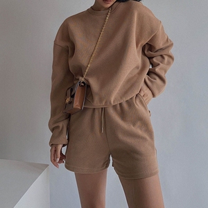 Conjunto Deportivo Personalizado con Logotipo Bordado para Mujer, Sudadera con Capucha y Pantalones Cortos 100% Algodón, Tallas Grandes, 2 Piezas, Informal, para Verano - Product Image 6