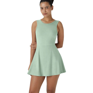 Conjunto Deportivo para Mujer: Falda Plisada Verde, Top Corto Blanco y Chaqueta Transpirable 100% Poliéster con Estampado por Transferencia Térmica, 120g - Product Image 1