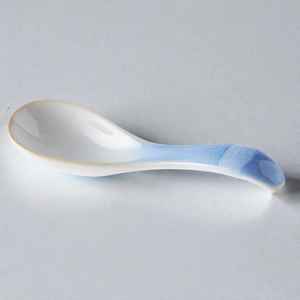 Cuillères à soupe ramen en porcelaine bleue dégradée, couleur personnalisée, style classique japonais, cuillère asiatique pour nouilles, design classique par UO - Product Image 5